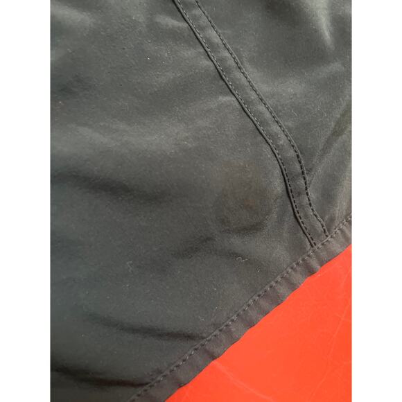 Lululemon Hotty Hot running shorts! Sz 4 - Picture 4 of 5